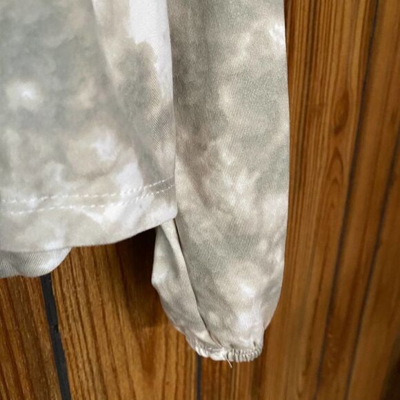 MOD Lusive Long Cuff Sleeve Tie Dye Peplum V-Neck Top Medium Blouse Green Gray - Picture 7 of 11